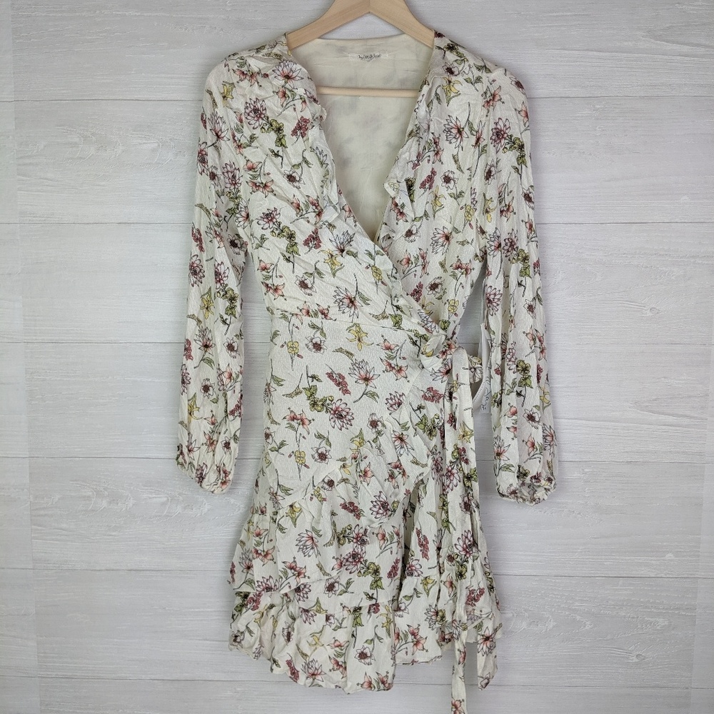 NWT Taylor & Sage Ruffle Hem Floral Wrap Dress